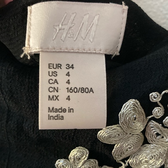 Embroidered Sleeveless Blouse H&M Sz 4 Black - Picture 4 of 5